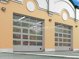 Промышленные секционные ворота DoorHan панорамные серии isd02 4000x4000